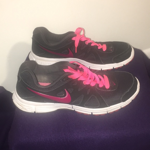 womens nike sneakers size 10